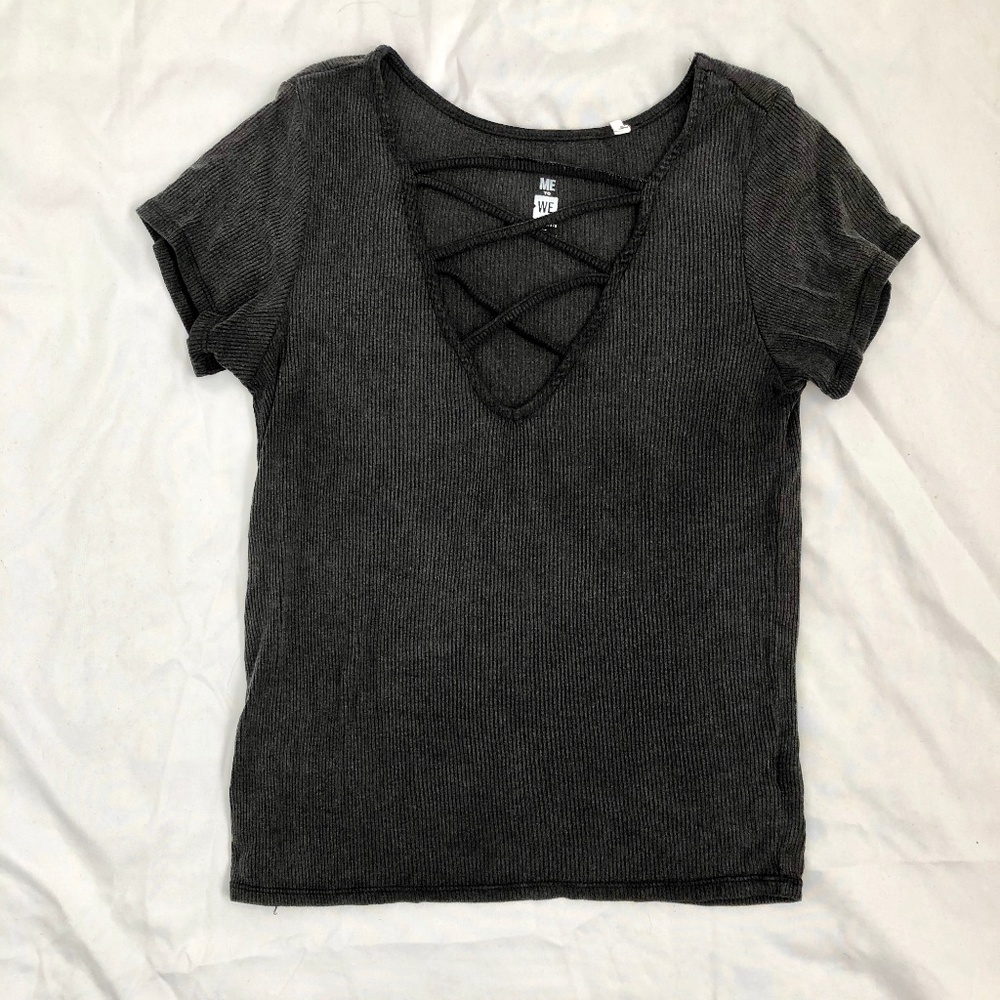 Me to We Short Sleeve Drawstring V-Neck Gray in XS